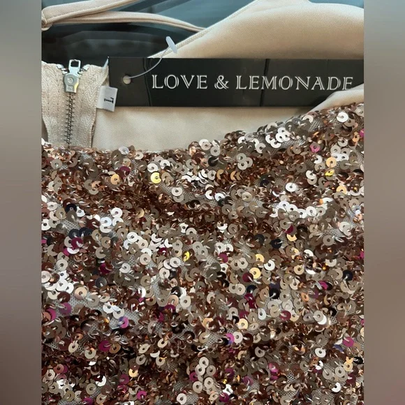 Love&Lemonade sexy Gold drop collar open back Bodycon sequin dress size L NWT - Picture 7 of 8